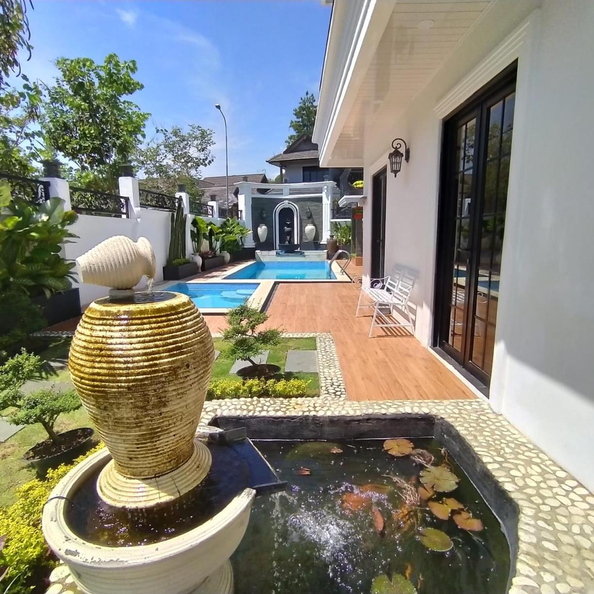 Villa Kota Bunga Malini 7 Cinengangirang Eksteriør bilde
