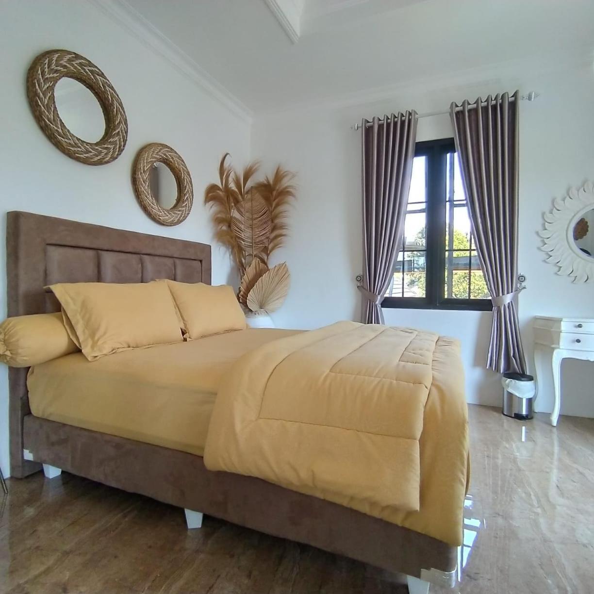 Villa Kota Bunga Malini 7 Cinengangirang Eksteriør bilde